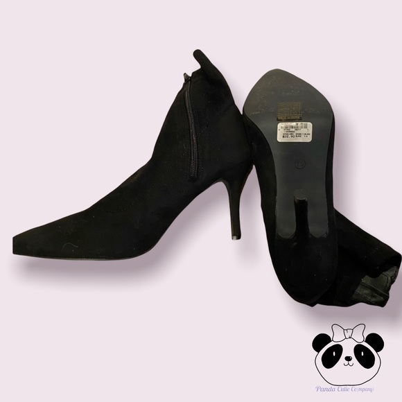 ❤️ 2 for $19 - Black micro-suede ankle boots, 7.5 - Picture 4 of 6